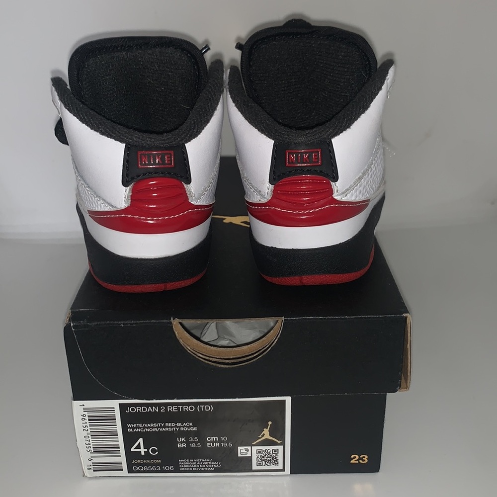 Jordan 2 Retro - Picture 4 of 5